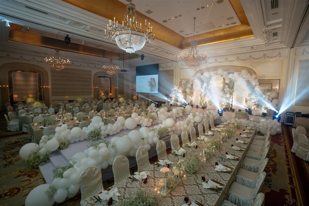 Cô dâu Lê Âu Ngân Anh xuất hiện, không gian cưới cực sang-15