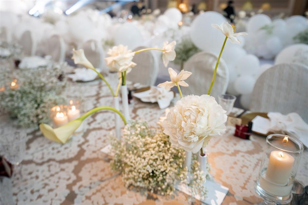 Cô dâu Lê Âu Ngân Anh xuất hiện, không gian cưới cực sang-19