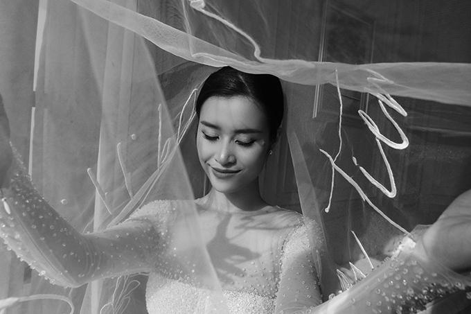 Cận cảnh nhẫn cưới và voan cưới đặc biệt của Lê Âu Ngân Anh-8