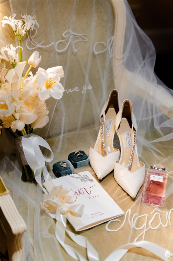 Cận cảnh nhẫn cưới và voan cưới đặc biệt của Lê Âu Ngân Anh-5