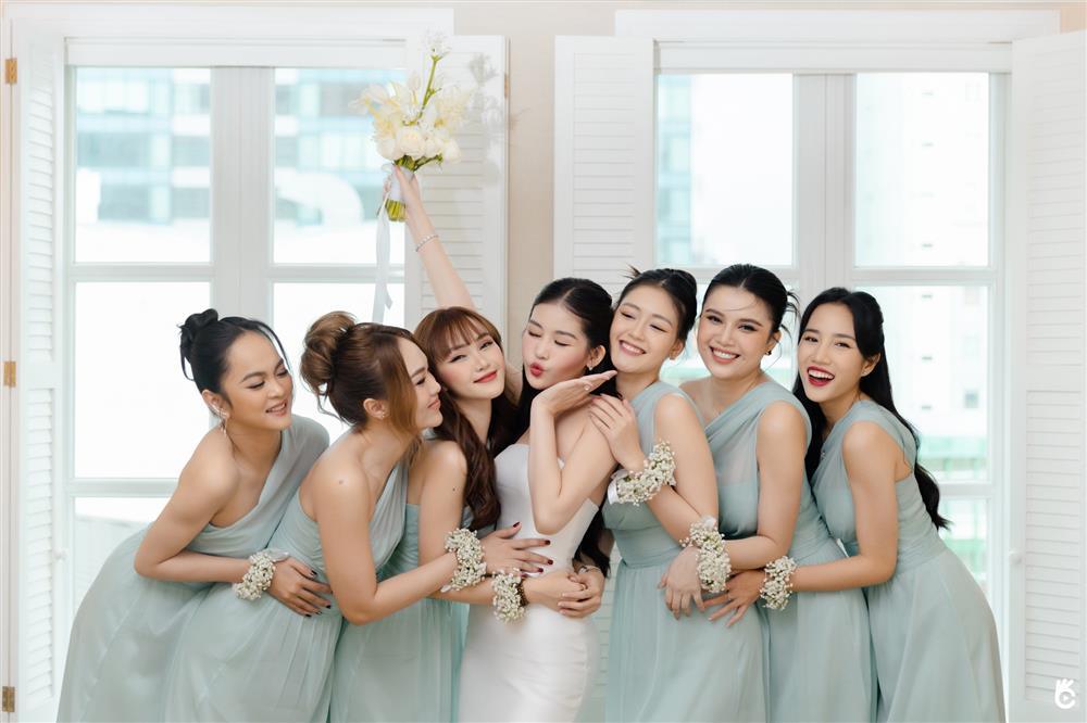 Điểm đặc biệt ở dàn phù dâu đám cưới Lê Âu Ngân Anh-4