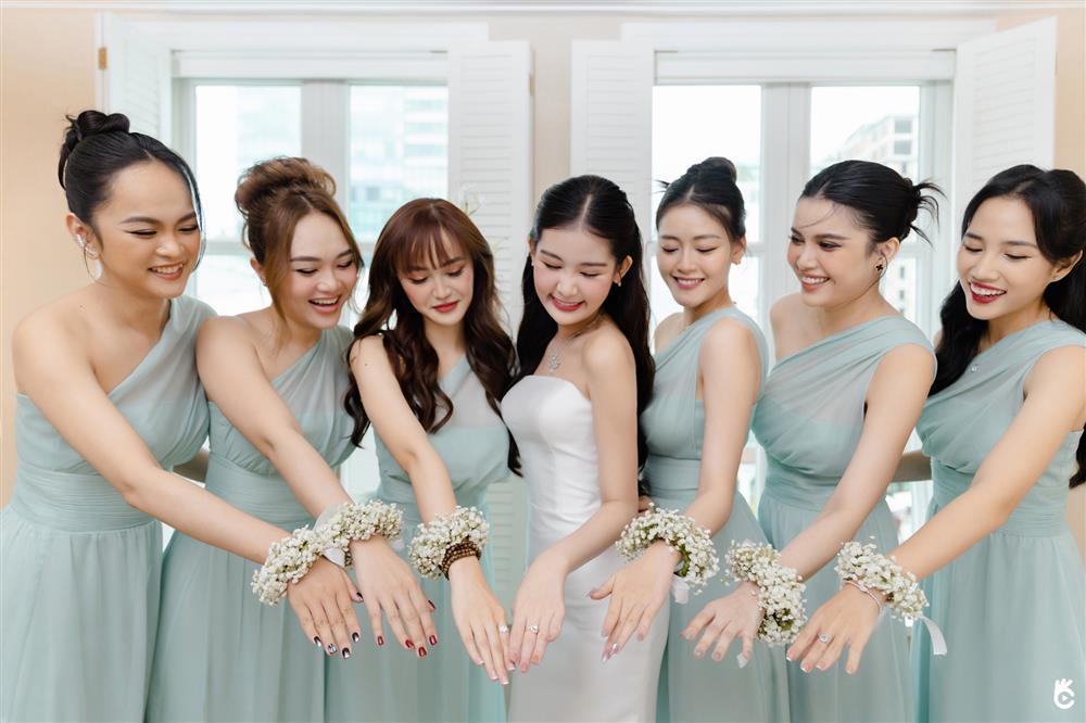 Điểm đặc biệt ở dàn phù dâu đám cưới Lê Âu Ngân Anh-3