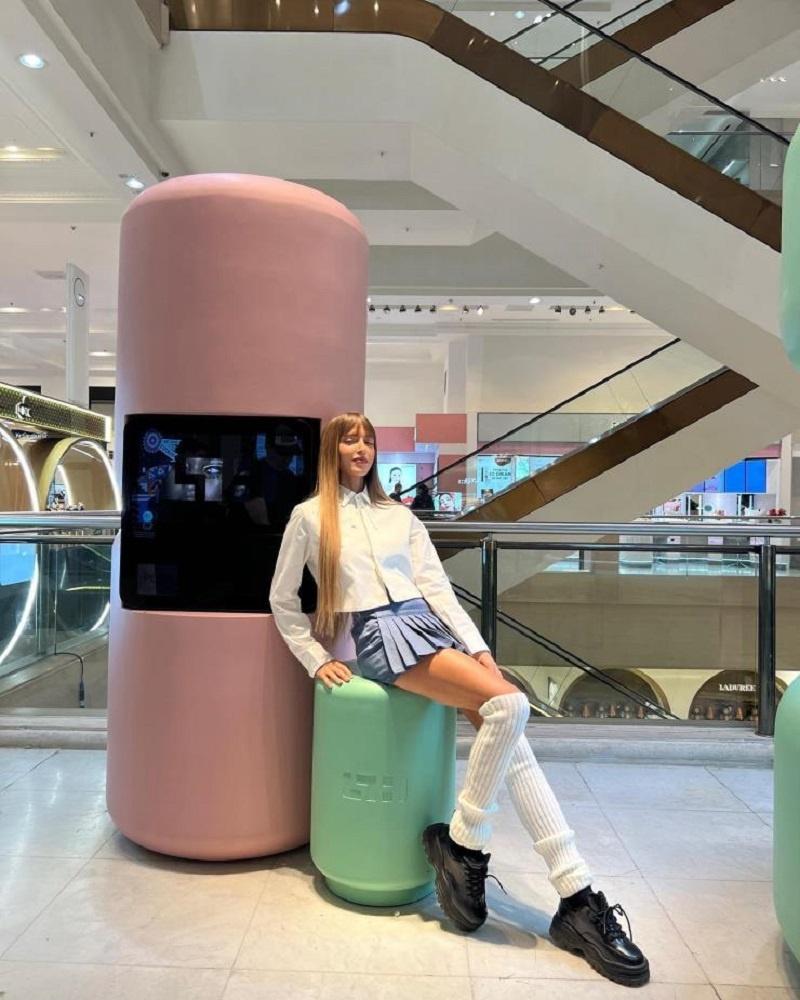 Sao Âu - Á lăng xê mốt tất ống chân độc lạ-8