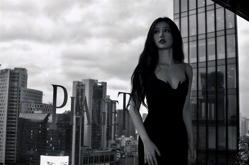 Body gợi cảm của mỹ nhân Thương Lan Quyết Ngu Thư Hân-8