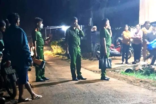 Chồng bóp cổ vợ đến chết vì nghi ngoại tình