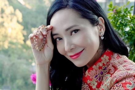 Hoa hậu Hồng Kông tiều tụy, fan đàm tiếu do lấy chồng nghèo