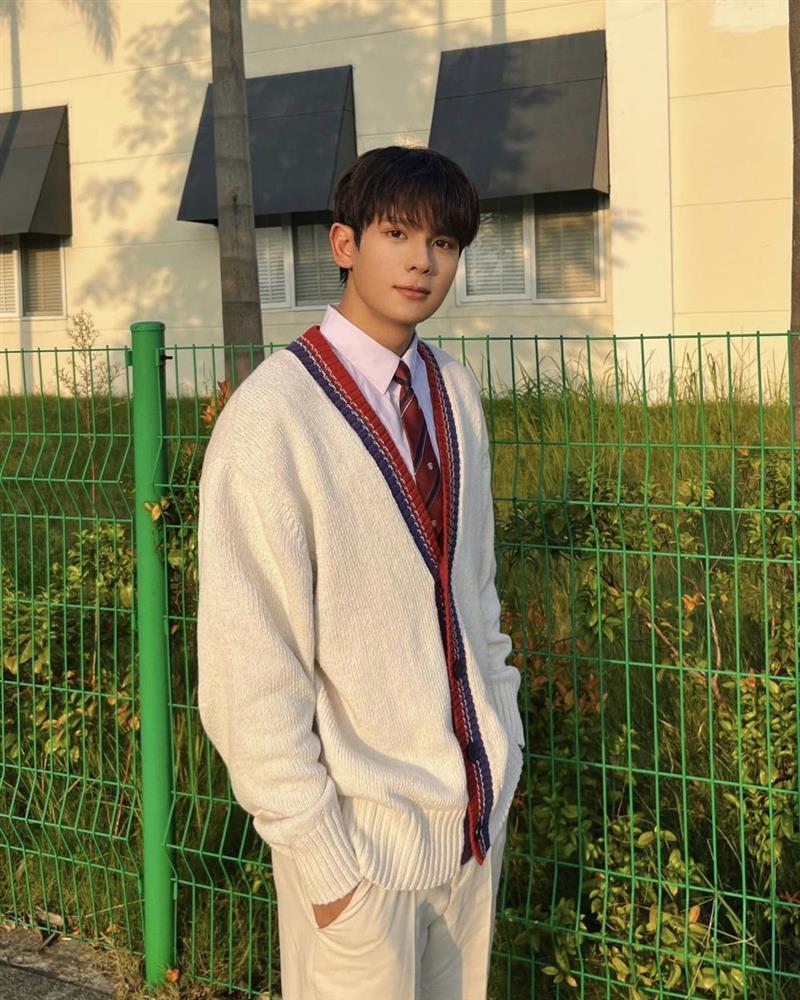 Vẻ đẹp như nam thần Thái của con trai Việt Anh khiến fan nữ mê mẩn-4