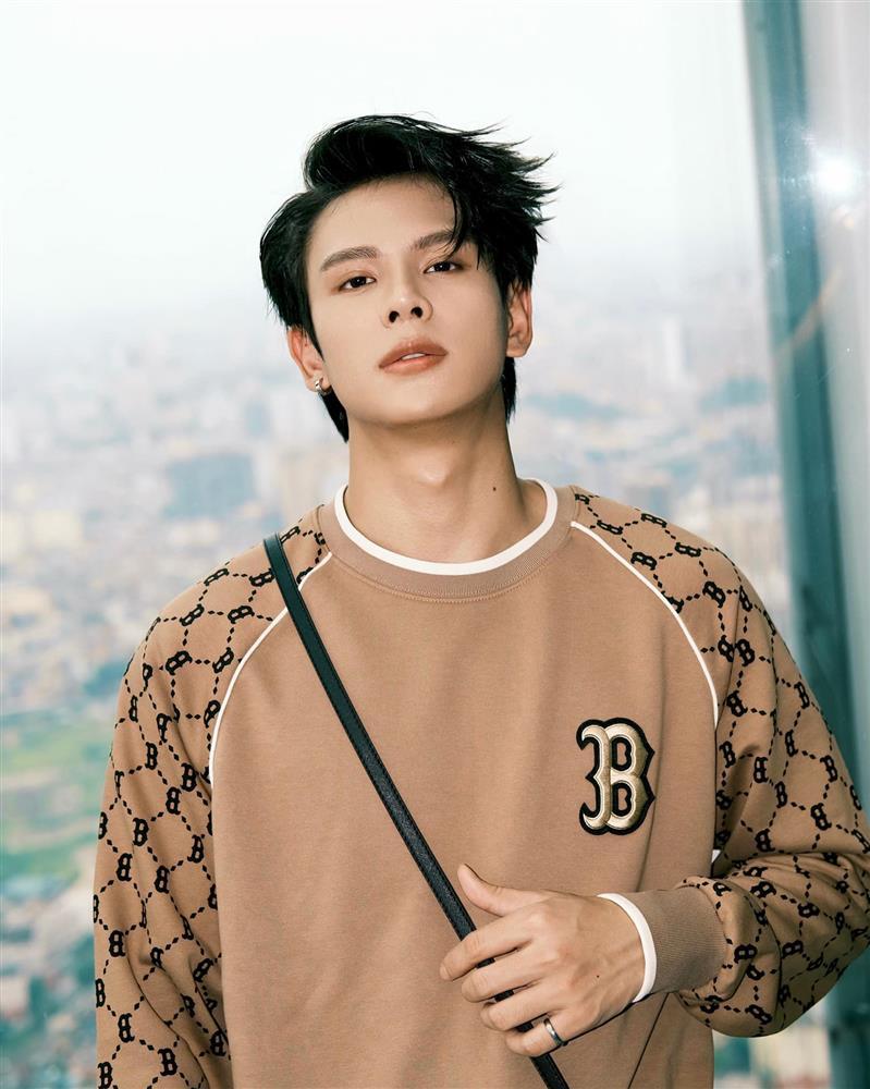 Vẻ đẹp như nam thần Thái của con trai Việt Anh khiến fan nữ mê mẩn-7