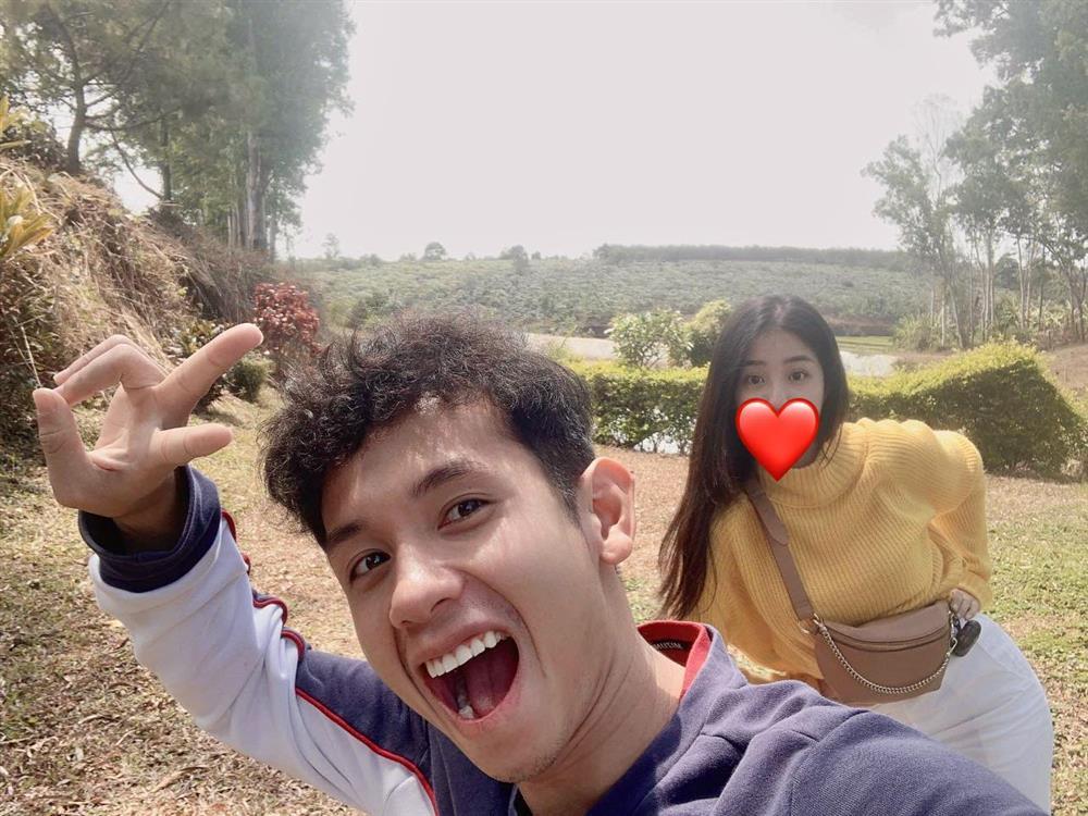 Cầu thủ nổi tiếng công khai người yêu, nhan sắc gây bất ngờ-2