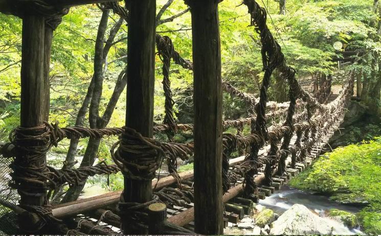 10 cây cầu đáng sợ nhất thế giới, nhìn thôi cũng đã thấy rùng mình-10