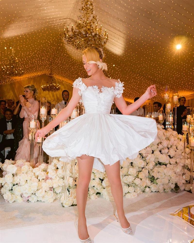 Paris Hilton có 300 triệu USD, giàu gấp 7,5 lần chồng-1