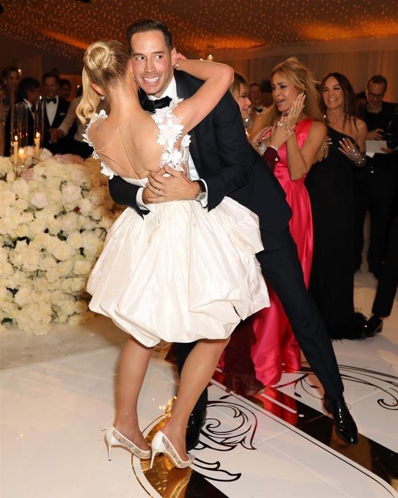 Paris Hilton có 300 triệu USD, giàu gấp 7,5 lần chồng-3