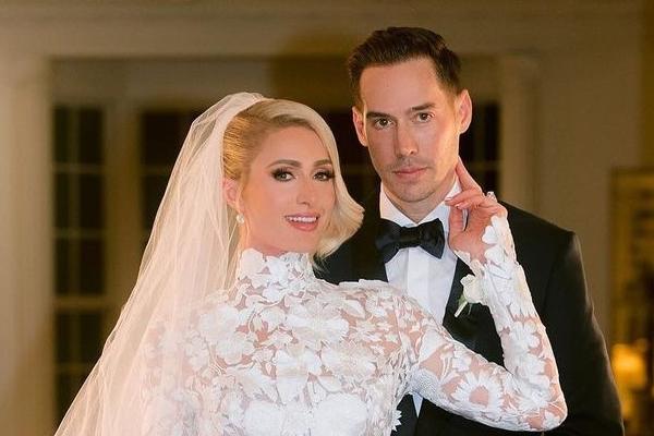 Paris Hilton hạnh phúc đón con đầu lòng ở tuổi 42-5