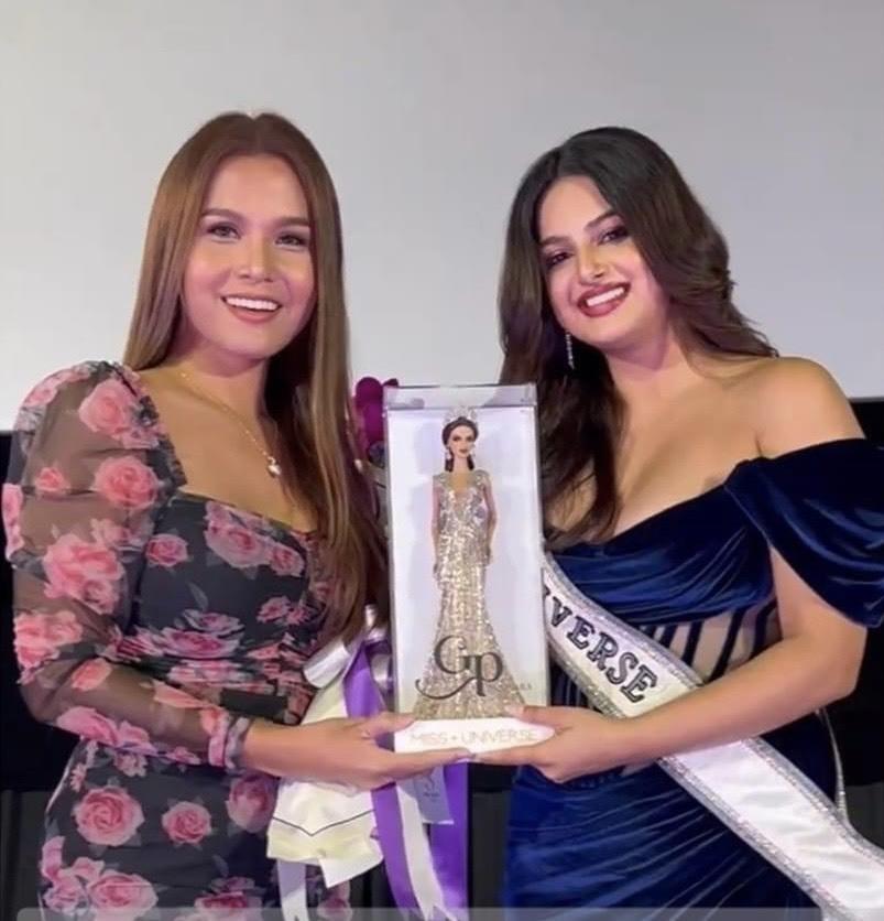 Miss Grand và Miss Universe cùng nhận búp bê Thái: 1 trời 1 vực-5