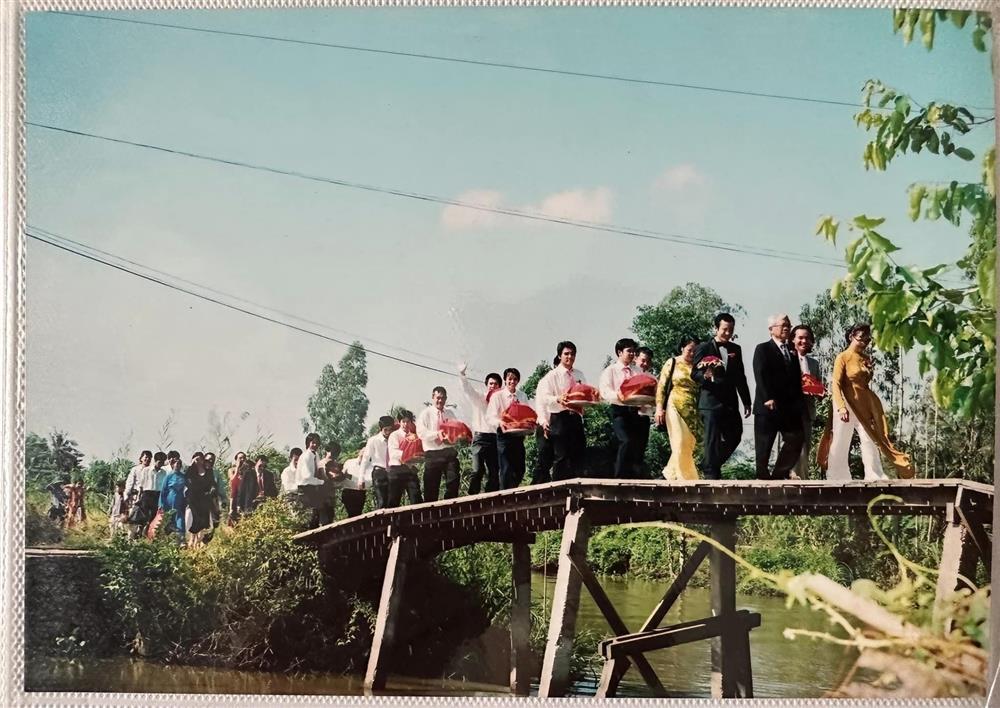 Tin showbiz Việt ngày 19/11: Con trai Jennifer Phạm 14 tuổi như thanh niên-6