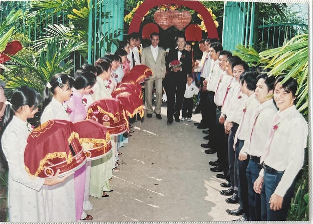 Tin showbiz Việt ngày 19/11: Con trai Jennifer Phạm 14 tuổi như thanh niên-8