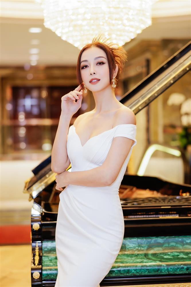 Tin showbiz Việt ngày 19/11: Con trai Jennifer Phạm 14 tuổi như thanh niên-1