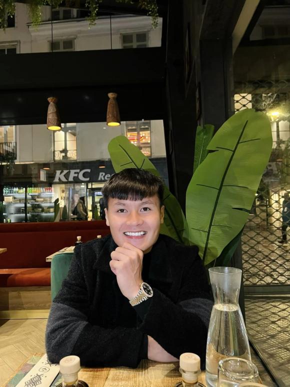 Quang Hải đăng ảnh mới, bị soi dùng đồ đôi với Chu Thanh Huyền-1