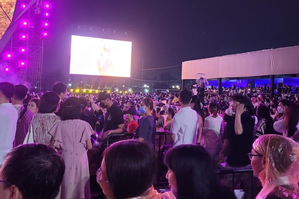 The Masked Singer Concert: Khán giả VIP la ó vì mất tầm nhìn-3