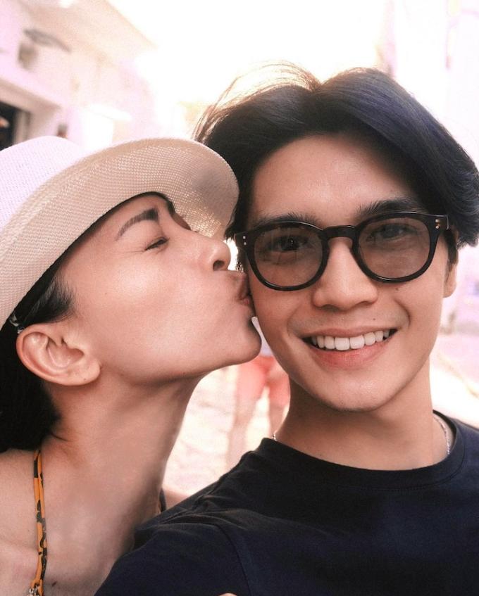 Huy Trần lái motor chở Ngô Thanh Vân đi ăn hủ tíu đêm-1