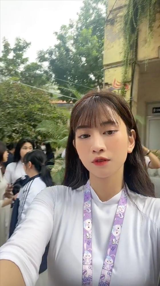 Lê Bống về thăm trường cũ ngày 20/11, ngã ngửa nhan sắc thật-1