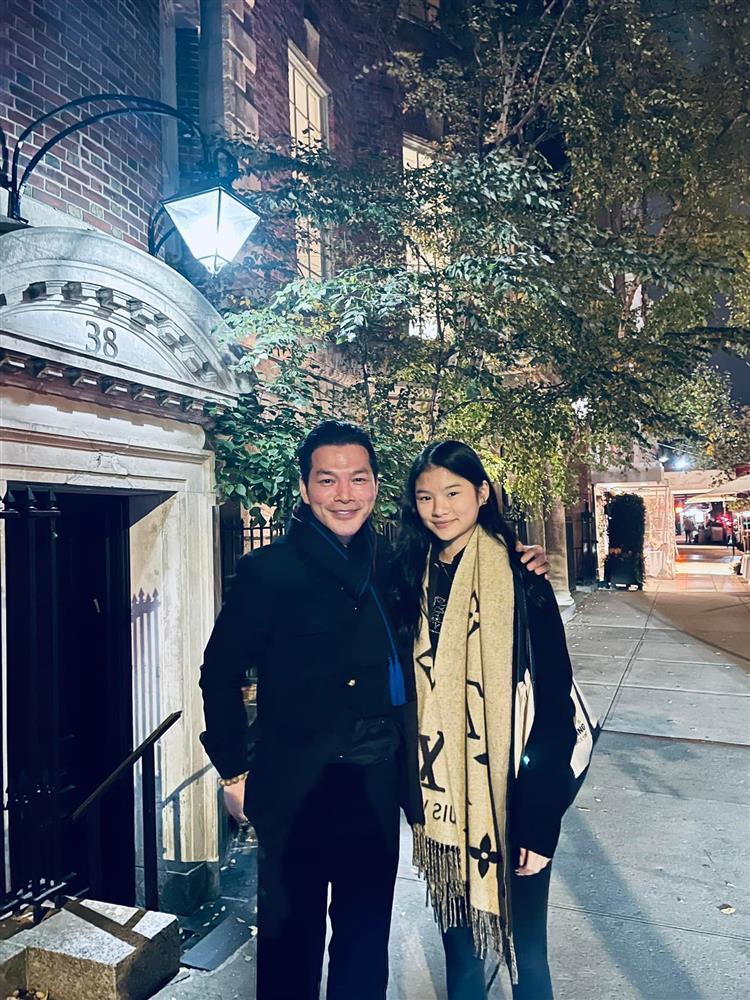 Con Trương Ngọc Ánh 14 tuổi cao ngang bố, gương mặt sao y-7