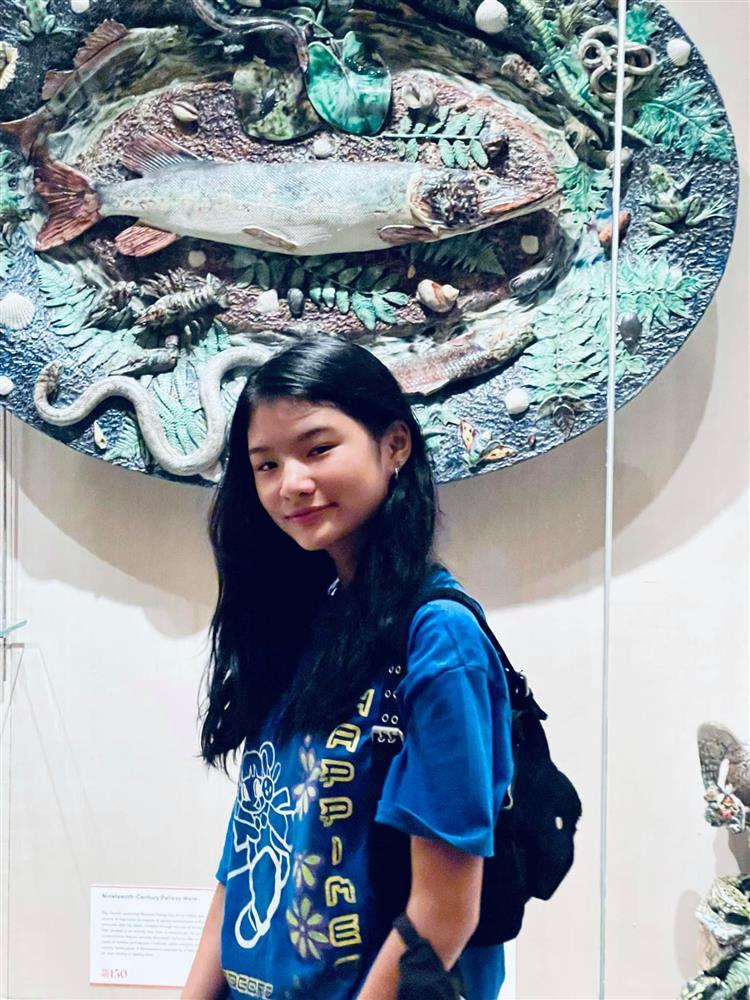 Con Trương Ngọc Ánh 14 tuổi cao ngang bố, gương mặt sao y-10