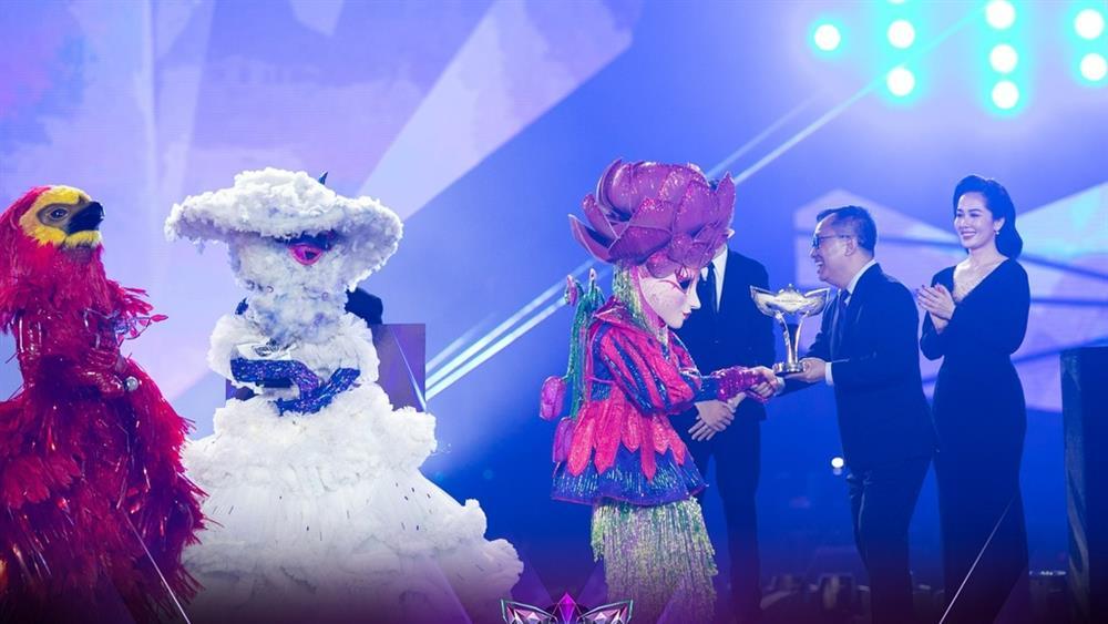 Đêm trao giải khó hiểu của Ca Sĩ Mặt Nạ-2