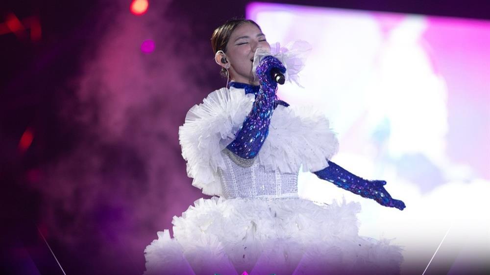 Đêm trao giải khó hiểu của Ca Sĩ Mặt Nạ-4