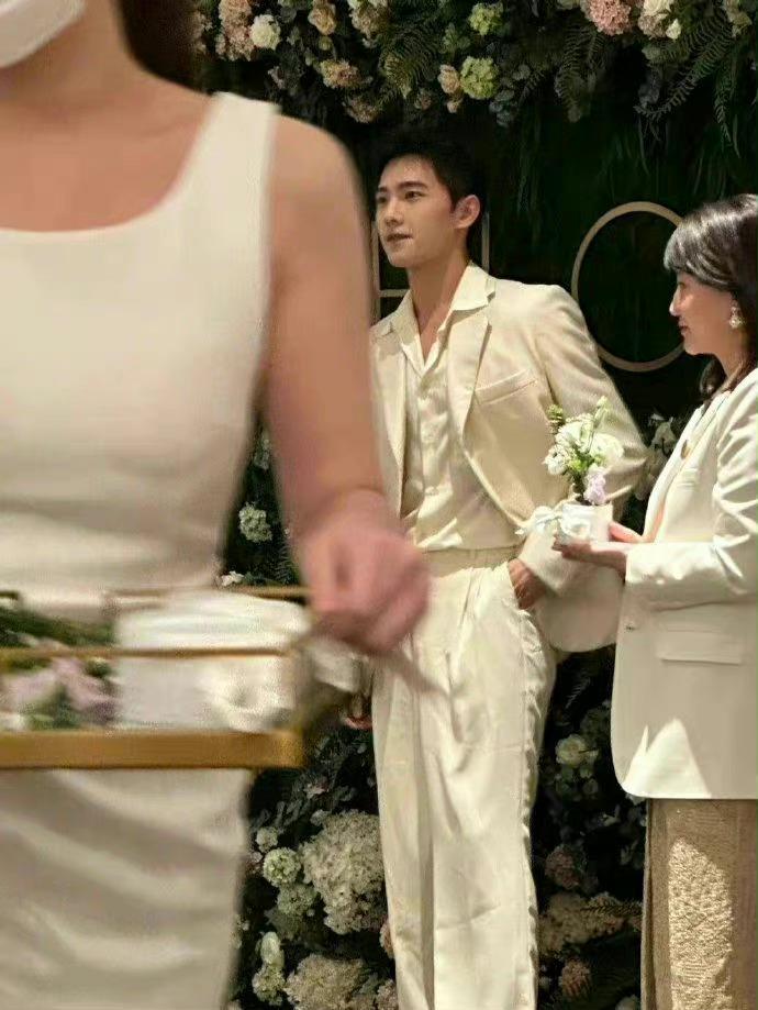 Ngoại hình đẹp trai bất chấp CAM thường của Dương Dương-3