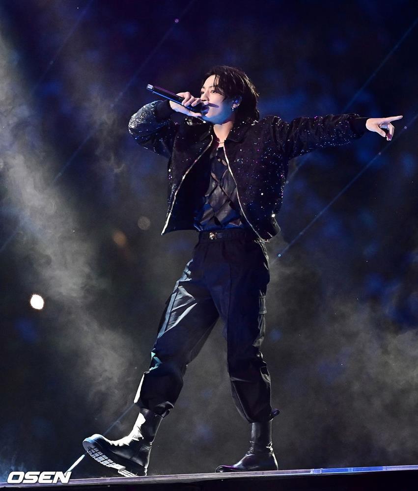 Hình ảnh em út BTS bùng nổ ở lễ khai mạc World Cup 2022-4