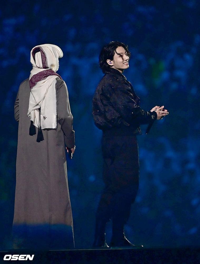 Hình ảnh em út BTS bùng nổ ở lễ khai mạc World Cup 2022-5