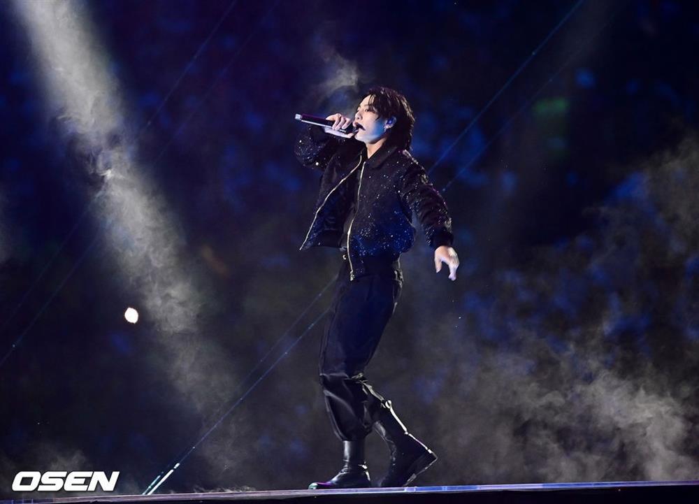 Hình ảnh em út BTS bùng nổ ở lễ khai mạc World Cup 2022-6