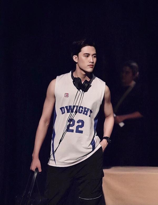 Thượng úy công an đang gây sốt trên sóng giờ vàng của VTV là ai?-8