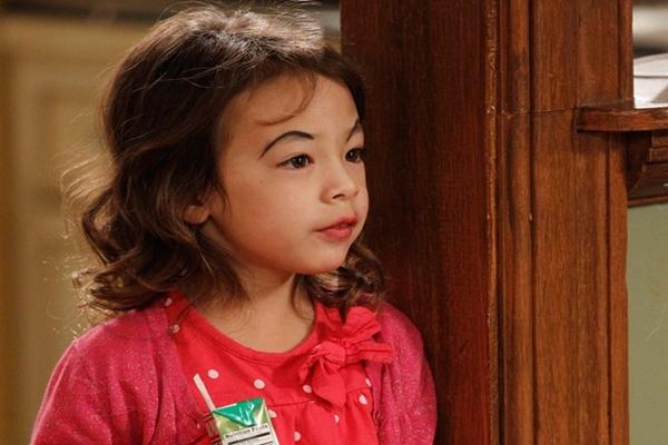 Sao nữ trẻ đẹp thủ vai Wednesday Addams: Từ vai quần chúng Marvel đến kỷ lục ở tuổi 20-7