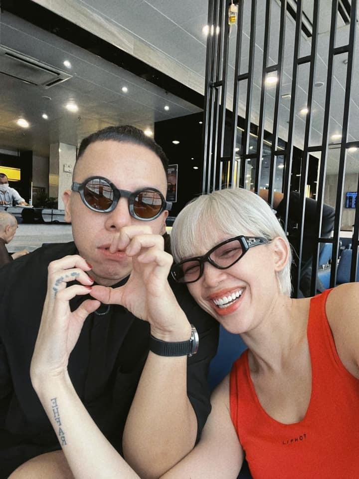 Tóc Tiên hiếm hoi khoe ảnh tình với chồng nhưng nó lạ lắm-1