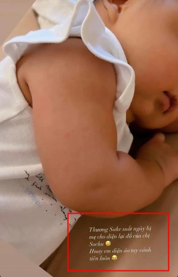 Phanh Lee lấy đại gia vẫn tiết kiệm, cho con trai mặc lại đồ cũ của chị-2