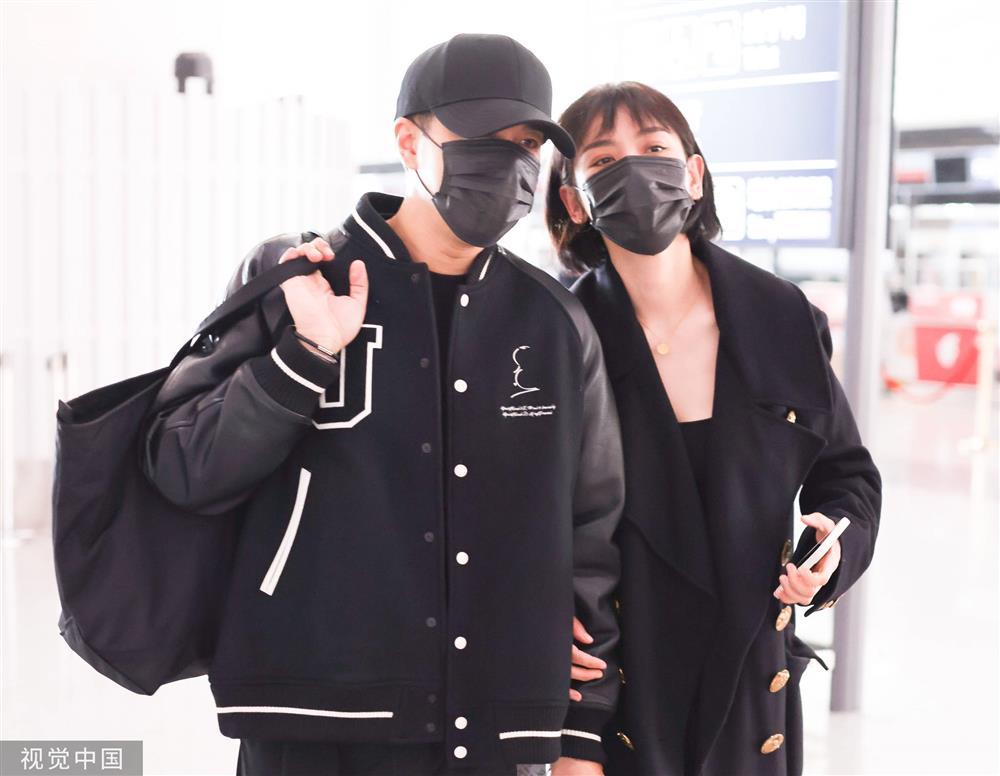 Lưu Khải Uy công khai tình tứ bên Lý Hiểu Phong-1