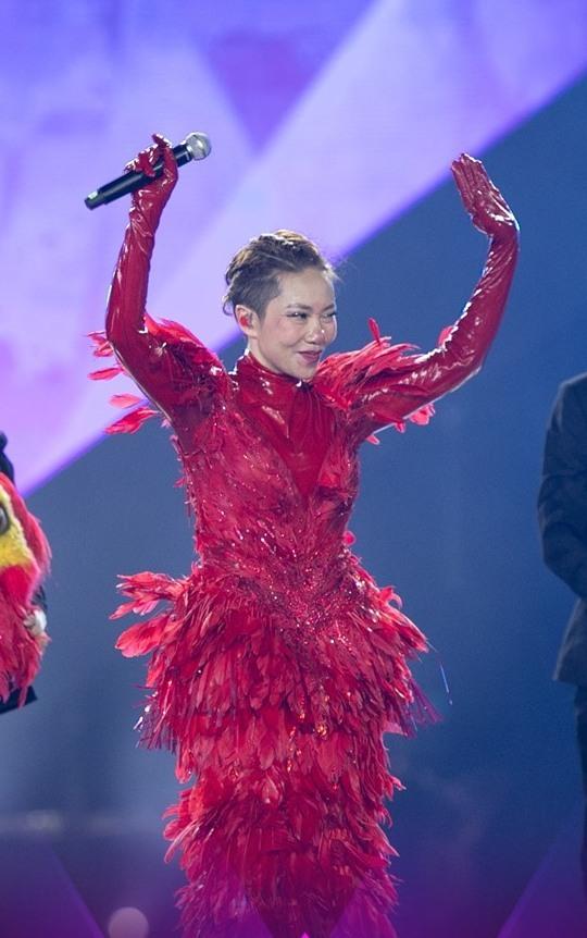 Bộ tứ diva đình đám cứ thi gameshow là nhường ngôi top 1-1