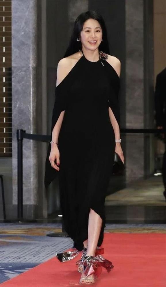 Nàng dâu bị đế chế Samsung ruồng bỏ giờ lột xác ra sao?-6