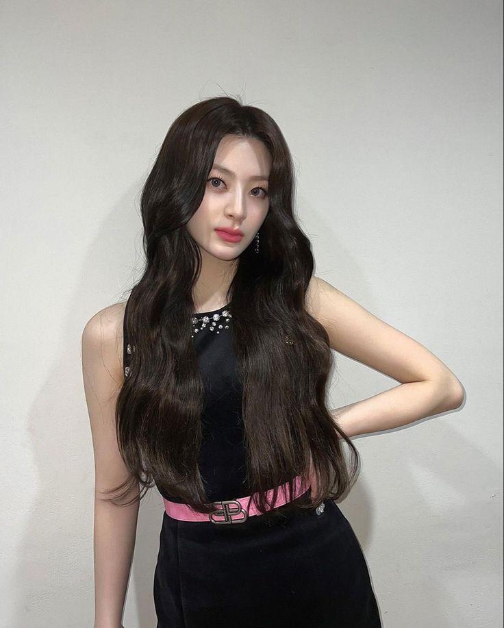 4 idol Kpop sở hữu nhan sắc cực phẩm ngay từ lúc debut-6