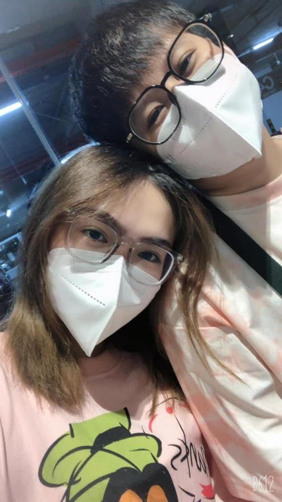 Thiện Nhân liên tiếp khoe ảnh ngọt ngào bên tình đồng giới-1