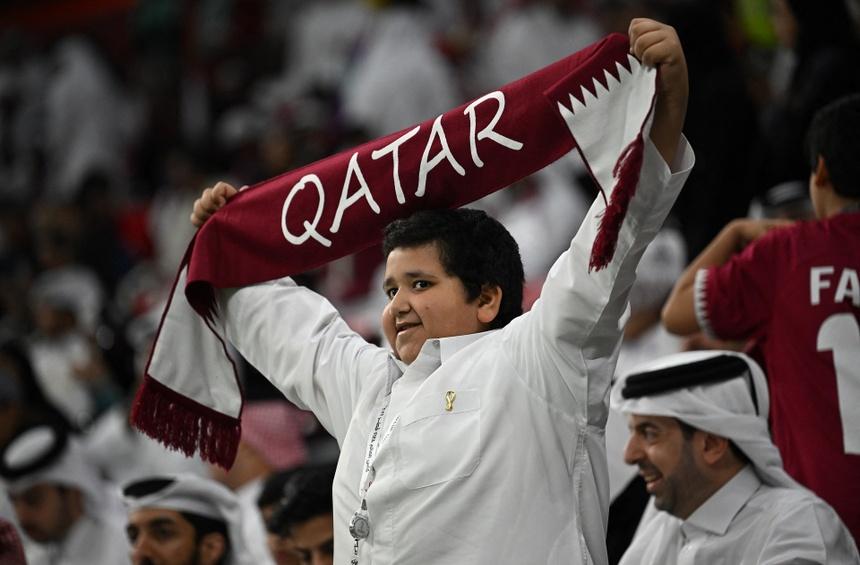 Phát sốt túi quà xịn sò tặng khán giả đến xem World Cup ở Qatar-1