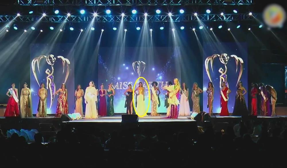 Miss Earth: Thạch Thu Thảo trắng tay giải phụ, trơ trọi giữa sân khấu-3