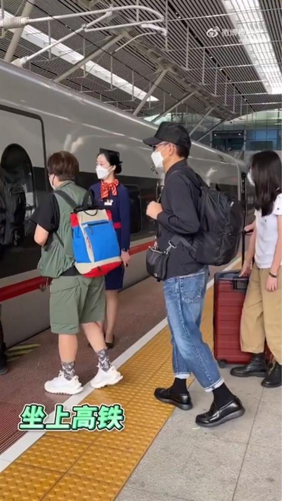 Sự giản dị của Lưu Đức Hoa-2