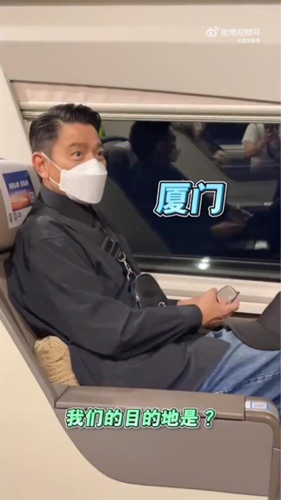 Sự giản dị của Lưu Đức Hoa-3