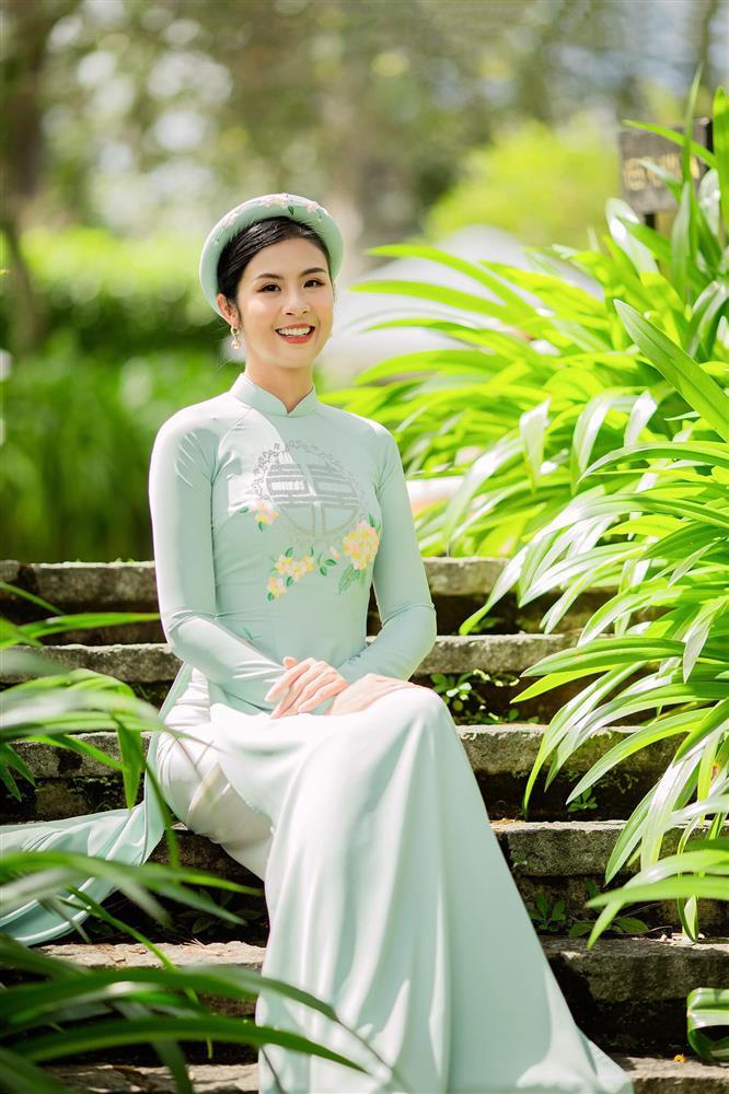 Hoa hậu Ngọc Hân nối dài list đám cưới Vbiz tháng 12-1