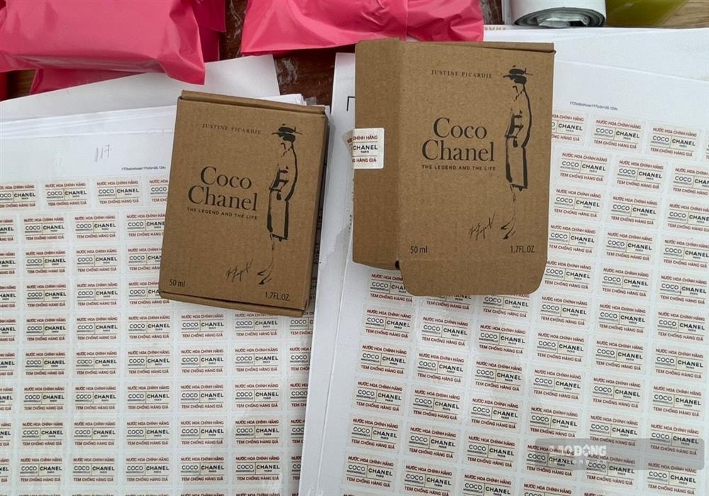 10.000 người bị lừa mất 99.000 đồng nhận lọ nước hoa 6.500 đồng-2