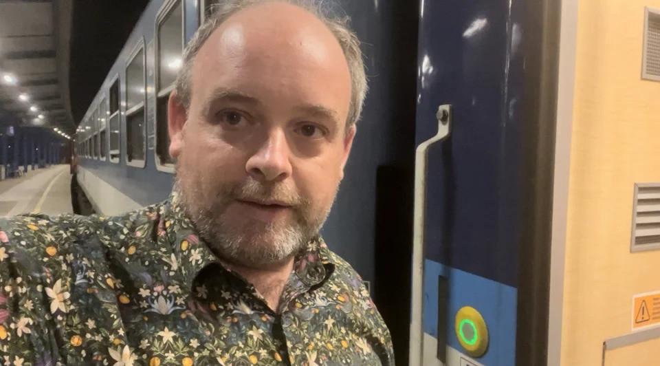 Du khách lập kỷ lục đi 10 nước trong 1 ngày bằng phương tiện công cộng-1