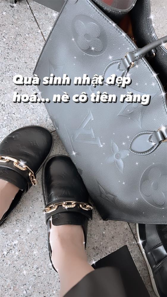 Hà Hồ khoe quà sinh nhật khủng, tình tứ với bạn hơn cả Kim Lý-9